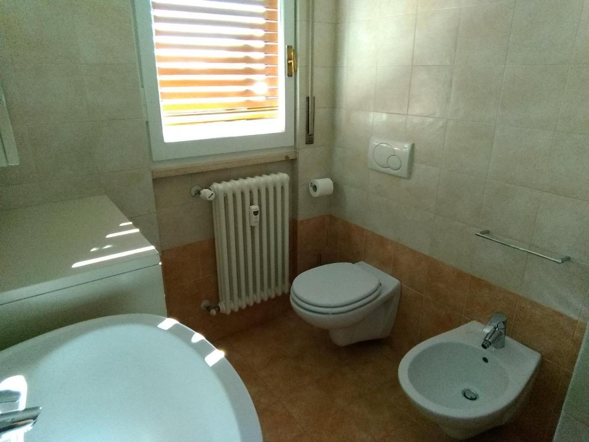 Miralago Casa Vacanze Apartment Mandello del Lario Bagian luar foto