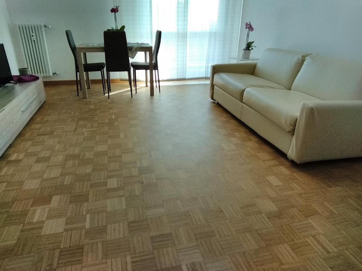 Miralago Casa Vacanze Apartment Mandello del Lario Bagian luar foto